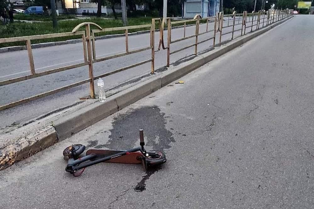 На Житомирщині водій Lexus збив 14-річну дівчинку на самокаті — дитина в реанімації