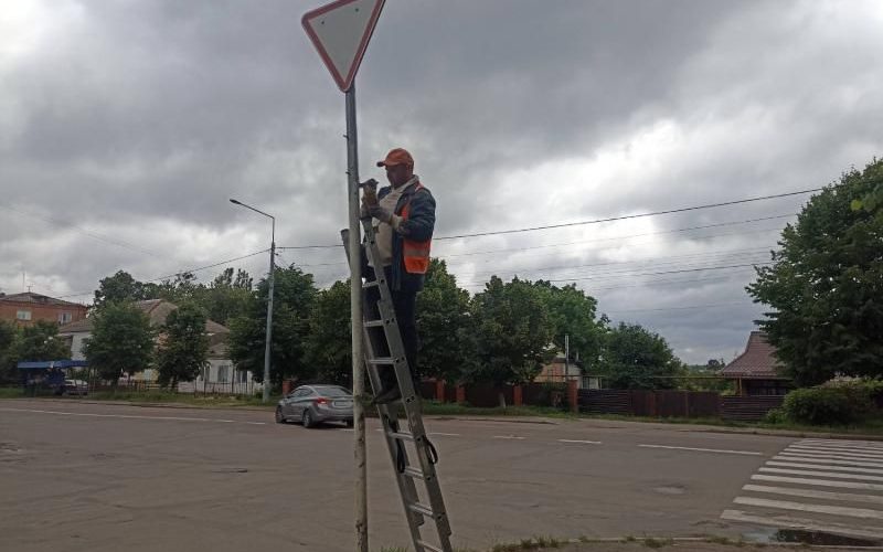 Вивозили сміття та ремонтували вуличне освітлення – чим минулого тижня займалися коростенські комунальники