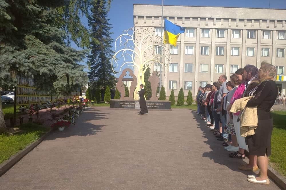 В Овручі вшанували жертв російської агресії
