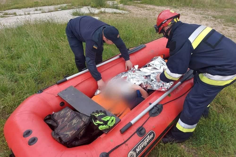На Житомирщині зі скелі впала жінка: потерпілу госпіталізували до лікарні