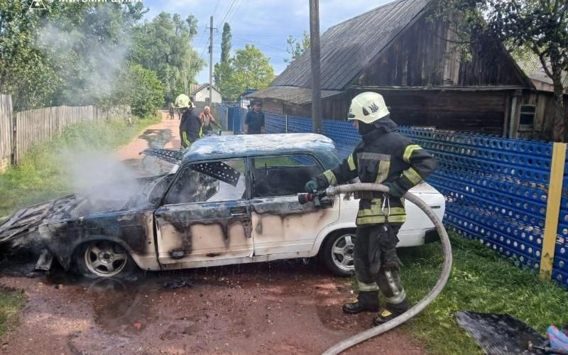 У селі на Овруччині горів автомобіль