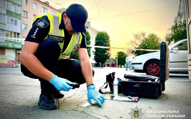 У центрі міста на Житомирщині затримали п’яного чоловіка з гранатою