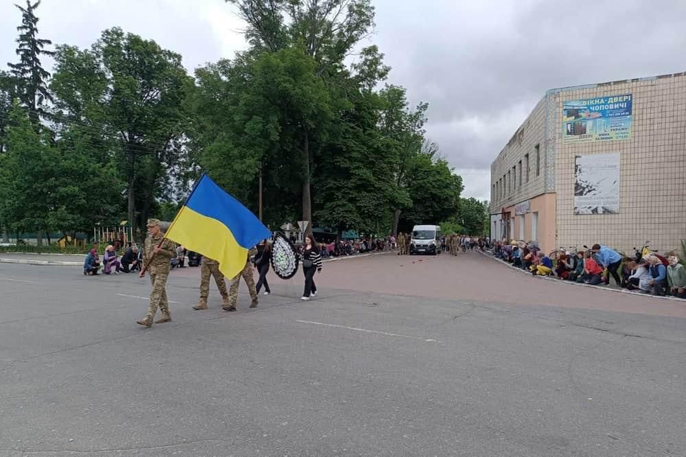 У Чоповичах в останню путь провели військового, волонтера, громадського активіста Станіслава Гуменюка