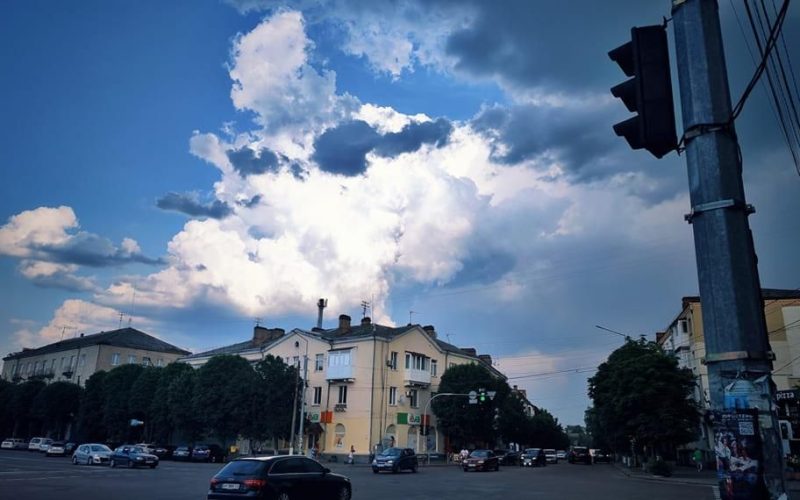 До +25 градусів тепла, але з короткочасними дощами – погода в Коростені в останні червневі вихідні
