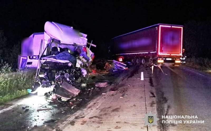 Один з водіїв фури, яка на Коростенщині зіштовхнулася з іншою вантажівкою, був нетверезим, – поліція