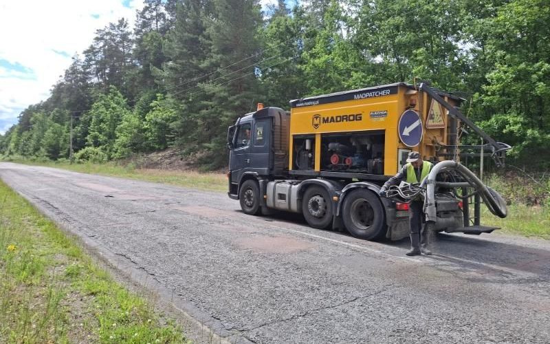 У Малині почали ремонтувати дорогу в напрямку Житомира