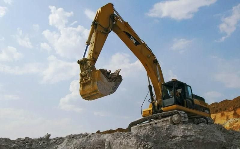 Малинський суд наклав арешт на екскаватор, який могли б використати під час незаконного видобутку корисних копалин