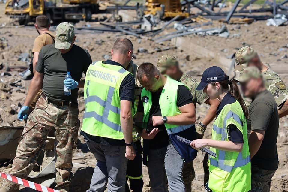 Виготовляли та зберігали вибухові речовини – після вибуху на Житомирщині п’ятьом особам повідомлено про підозру