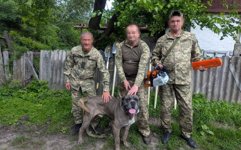 Олевська громада за запитом захисника передала чергову допомогу на фронт
