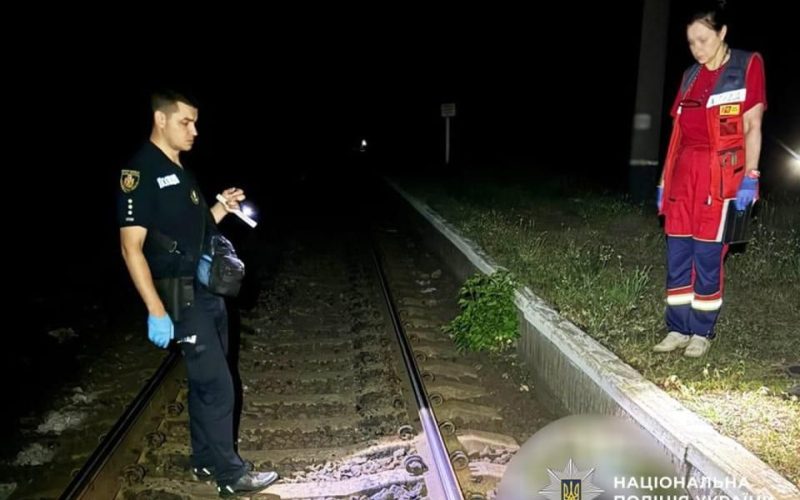 У Житомирській області вантажний потяг на смерть збив чоловіка