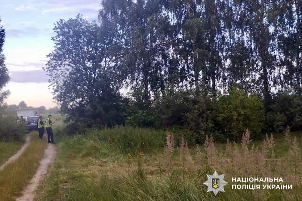 На дорозі в Житомирській області перекинувся саморобний трактор: водій загинув