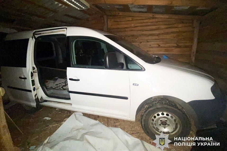 Поки житель Чоповицької громади гостював у столиці з його будинку зникла побутова техніка, а з гаража – Volkswagen