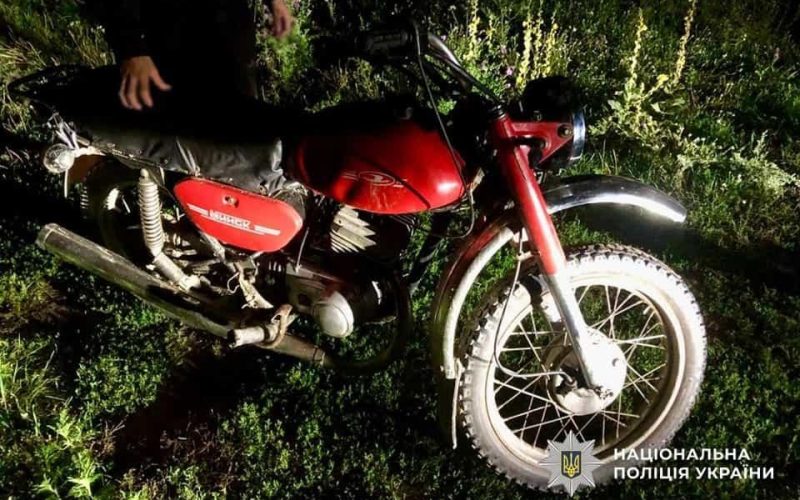 На Житомирщині 17-річний юнак на мотоциклі збив велосипедиста та зник з місця ДТП