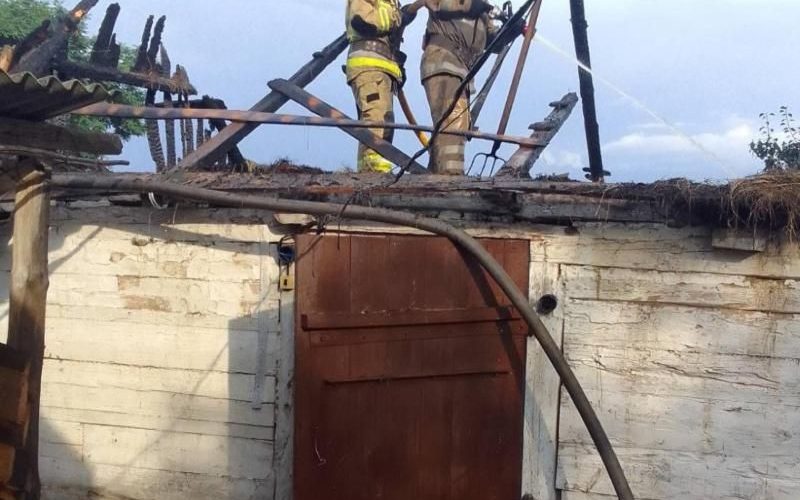 Увечері в селі Олевської громади рятувальники ліквідовували пожежу