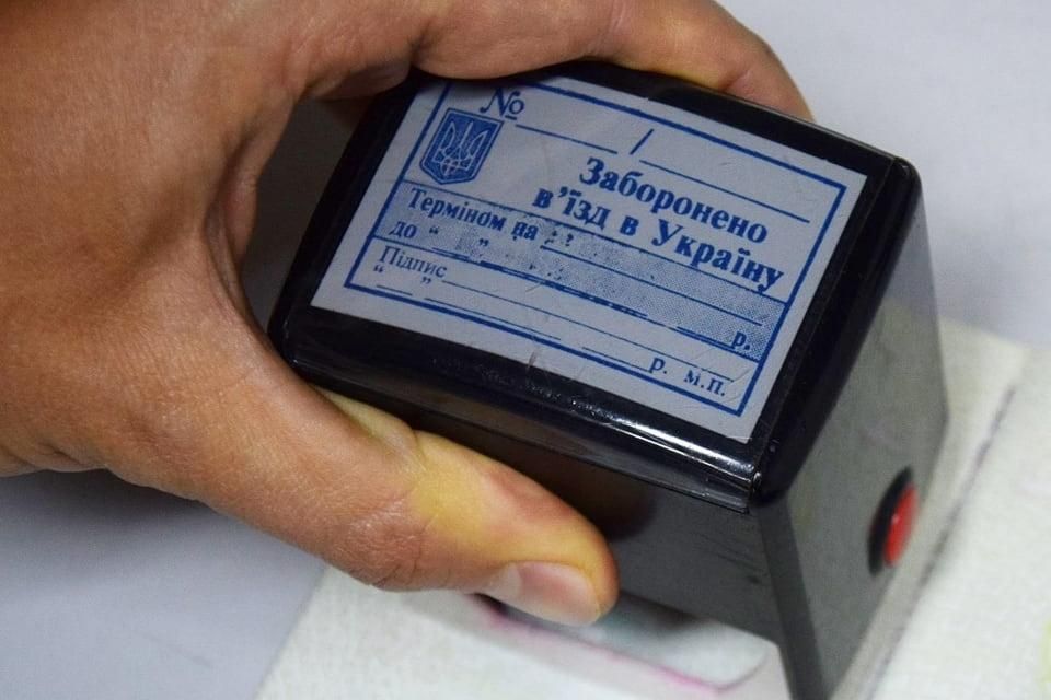 Добровільно не виїхав після звільнення з тюрми: з Житомирської області депортували громадянина Узбекистану