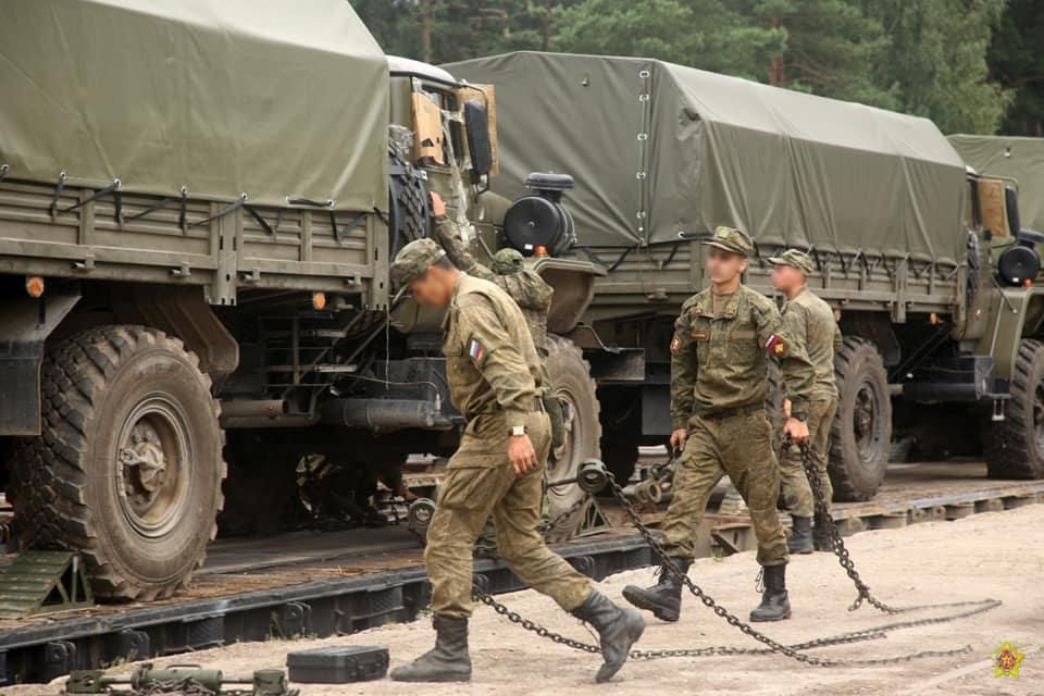До білорусі прибув ешелон із російськими військовими та технікою для підготовки до навчань