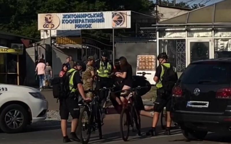 На Житомирщині під час складання протоколу на чоловіка, який припаркувався з порушенням, виявили – він у розшуку ТЦК