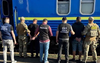 На залізниці правоохоронці затримали провідника потяга з Житомирщини, який намагався перевезти за кордон військовозобов’язаного