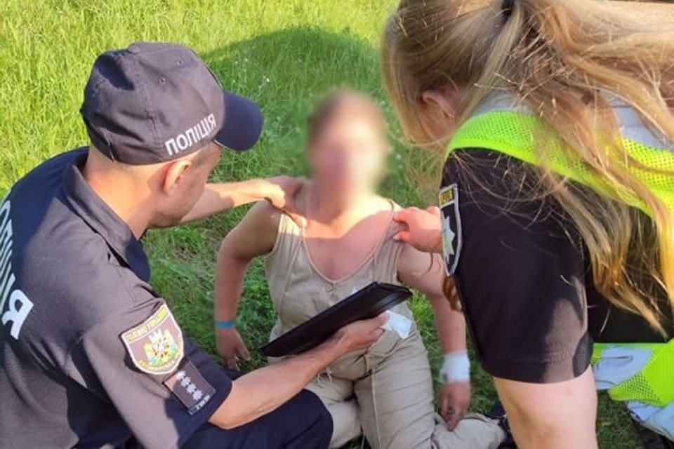 На Житомирщині поліцейські врятували жінку, яка намагалася вчинити самогубство на мосту