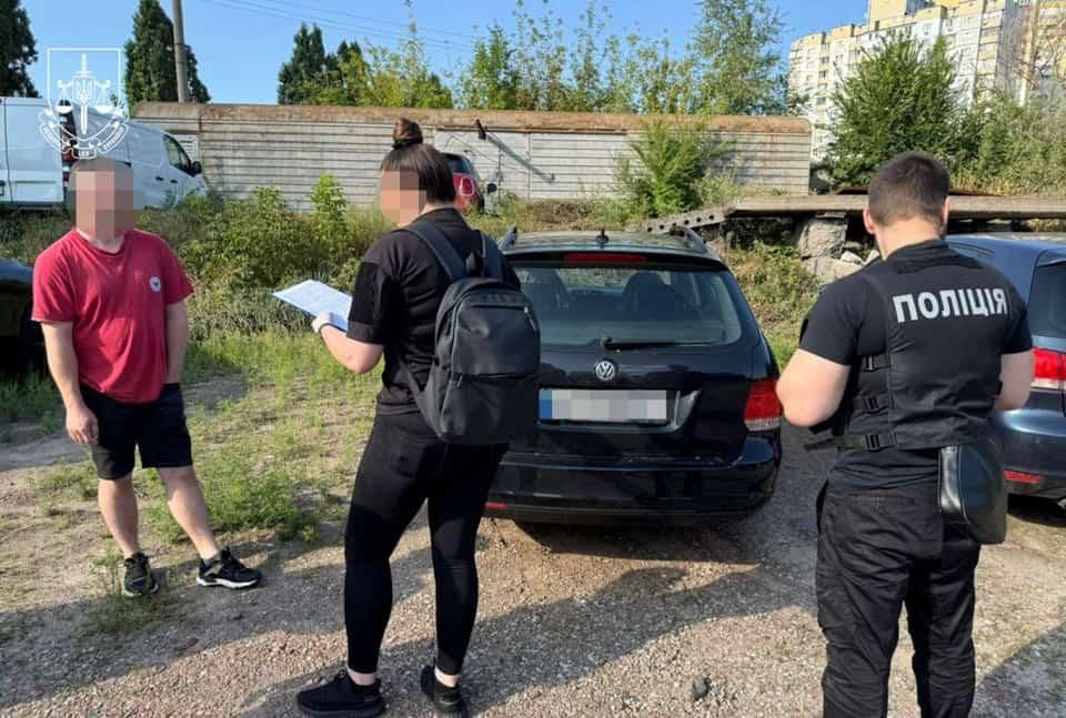 Користувались фіктивними меддовідками для звільнення зі служби: у Житомирській області пройшли обшуки