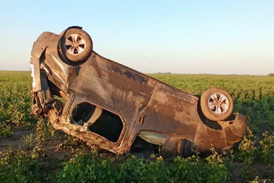 На Житомирщині мікроавтобус перекинувся після з’їзду з дороги: загинув 27-річний водій