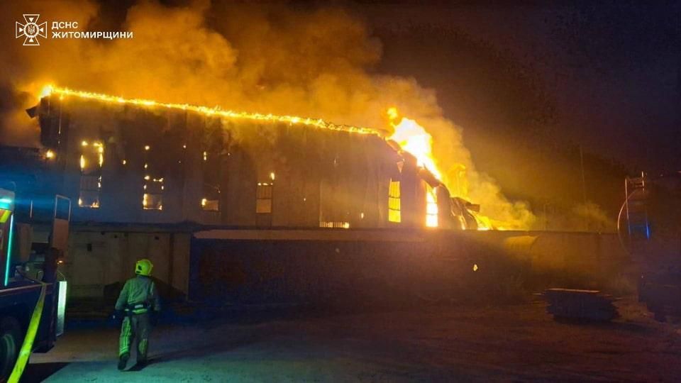 У Коростені вночі горів склад одного з підприємств