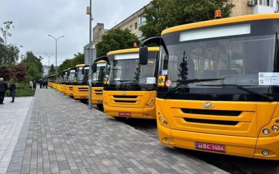 Напередодні нового навчального року в громадах Житомирщини бракує шкільних автобусів: що чекати