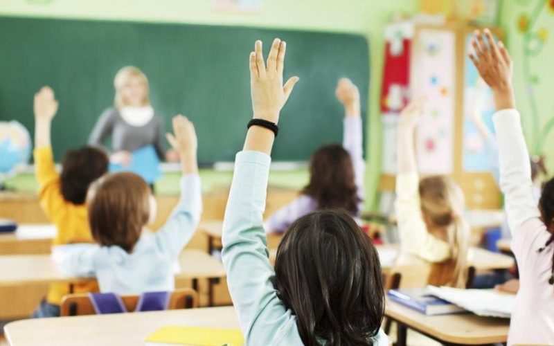Кабмін визначив дати початку та закінчення навчального року в школах