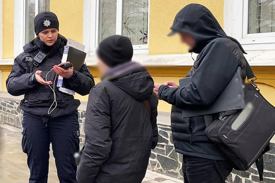 Cуд призначив покарання підлітку, який хотів підірвати вибухівку біля Житомирської ОВА на замовлення рф