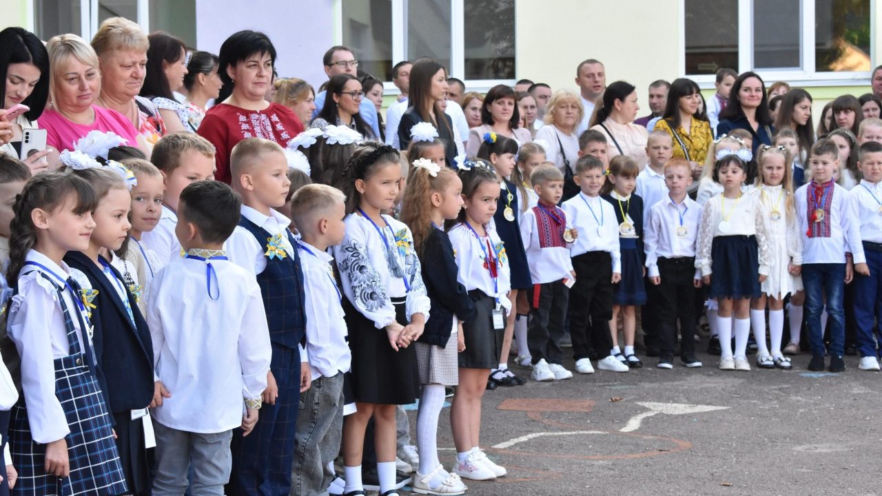 Батьки коростенських школярів переймаються, чи буде у дітей з початку нового навчального року безоплатне харчування