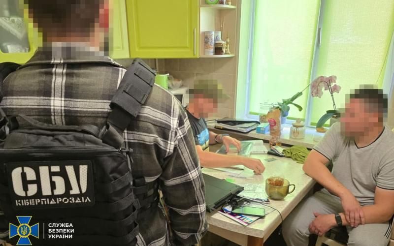 Правоохоронці затримали чоловіка: наводив російські ракети на військові об’єкти та ППО у 5 областях України, зокрема, і на Житомирщині