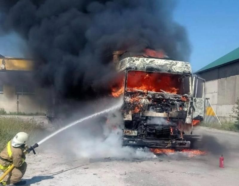 В одному з міст Житомирщини горіла вантажівка