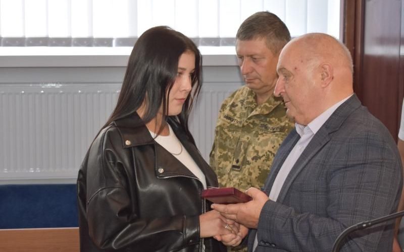 Мер Коростеня вручив державні нагороди родичам загиблих воїнів
