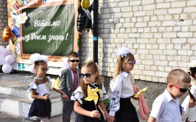 День знань у Коростені: за парти сіли більш ніж 500 першокласників
