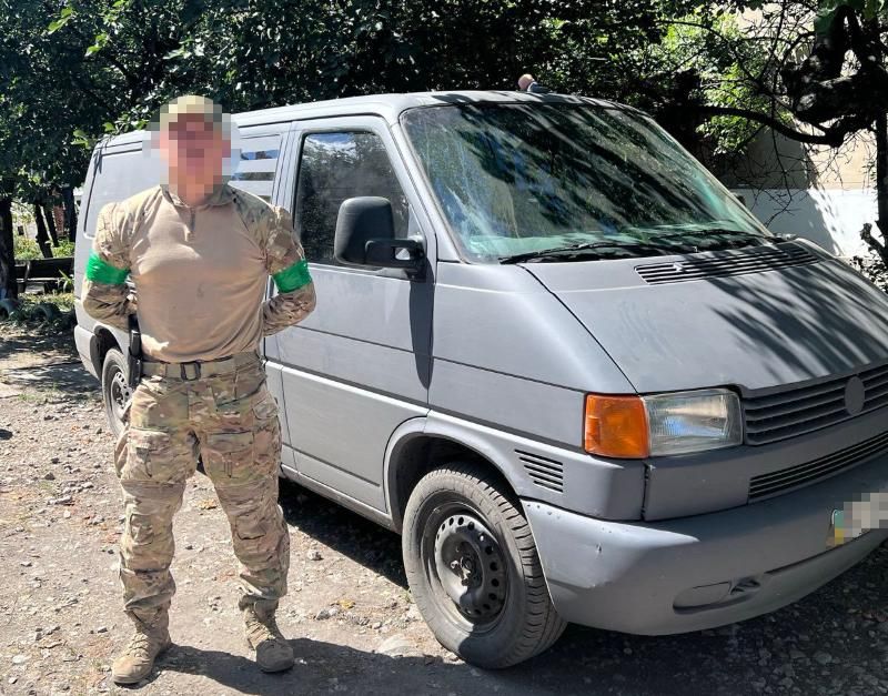 На фронт для земляка Олевська громада передала автомобіль