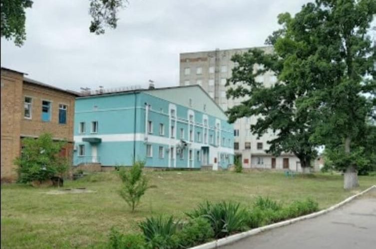 У Коростені на території лікарні проводять дослідження тіл військовослужбовців, привезених із зони бойових дій
