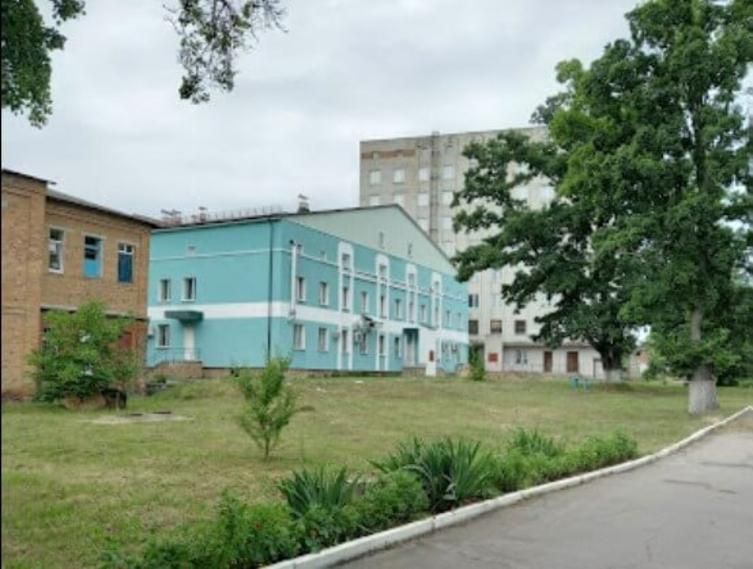 У Коростені на території лікарні проводять дослідження тіл військовослужбовців, привезених із зони бойових дій