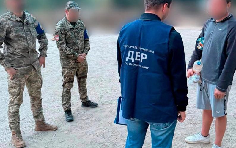 У Житомирській області двоє військовослужбовців зі зброєю втекли з військової частини