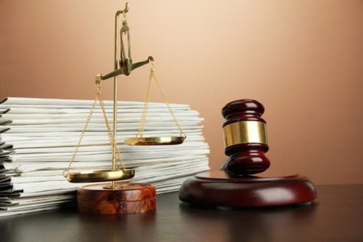 У Малині суд розглядав справи водія з підробленим посвідченням та мопедиста без відповідної категорії