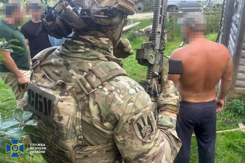 У Житомирській та ще 7 областях були обшуки – затримали “экс-смотрящего” за Оленівською колонією