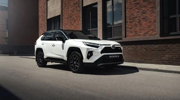 Завжди актуальний кросовер Toyota RAV4