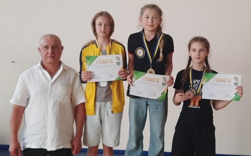 Коростенці привезли з чемпіонату області з вільної боротьби медалі