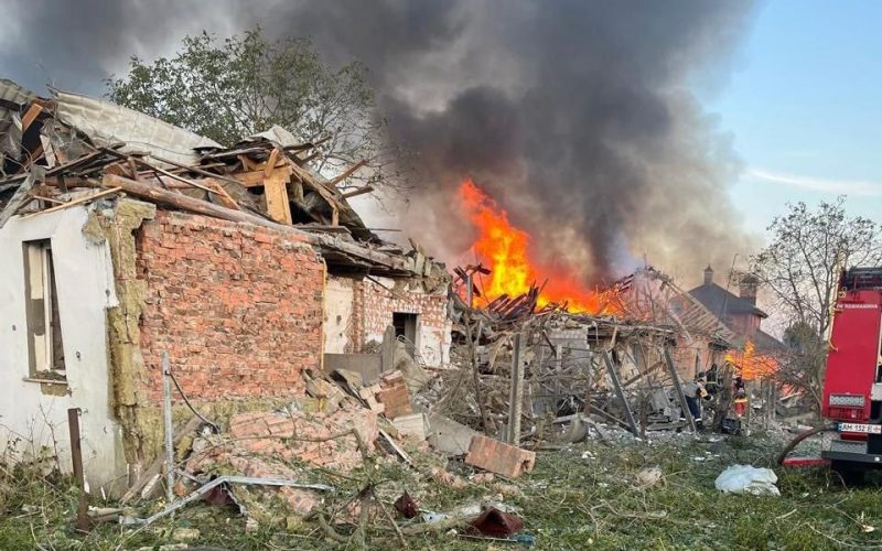 Внаслідок комбінованої атаки ворога по Житомирщині загинула одна людина, пошкоджені будинки