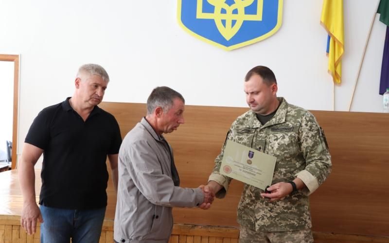 Захисник з Олевської громади Олександр Лесів отримав відзнаку Міністра оборони
