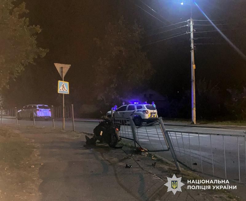 У Малині зіштовхнулись бус та мопед: двоє травмованих