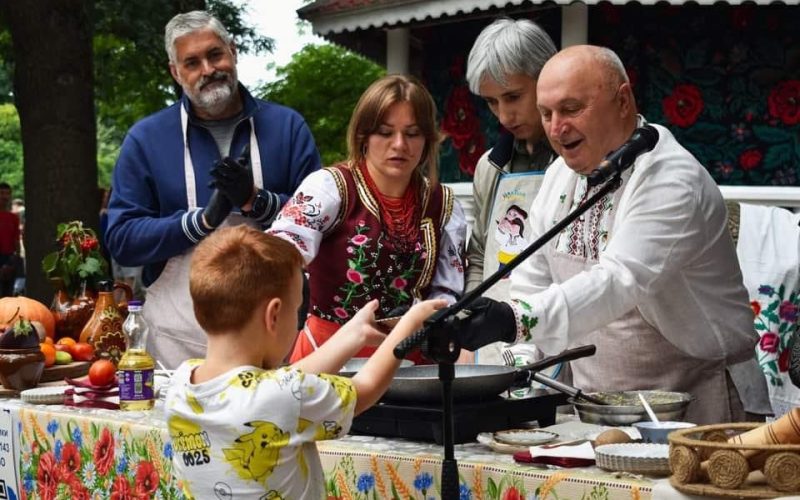 Під час дерунярського фестивалю у Коростені зібрали понад 500 тис. грн на ЗСУ