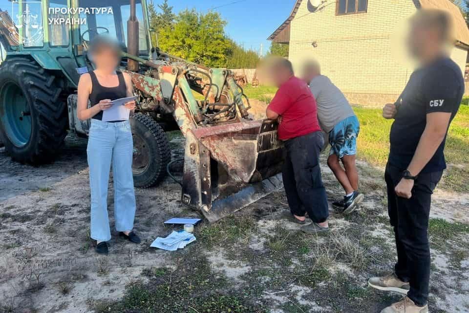 Директор сільськогосподарського підприємства в Малинській громаді та житель Коростенщини отримали підозри за “розкрадання” бюджетних коштів