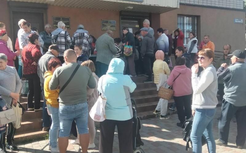 У Коростені переселенці отримали продуктові набори та гарячі обіди