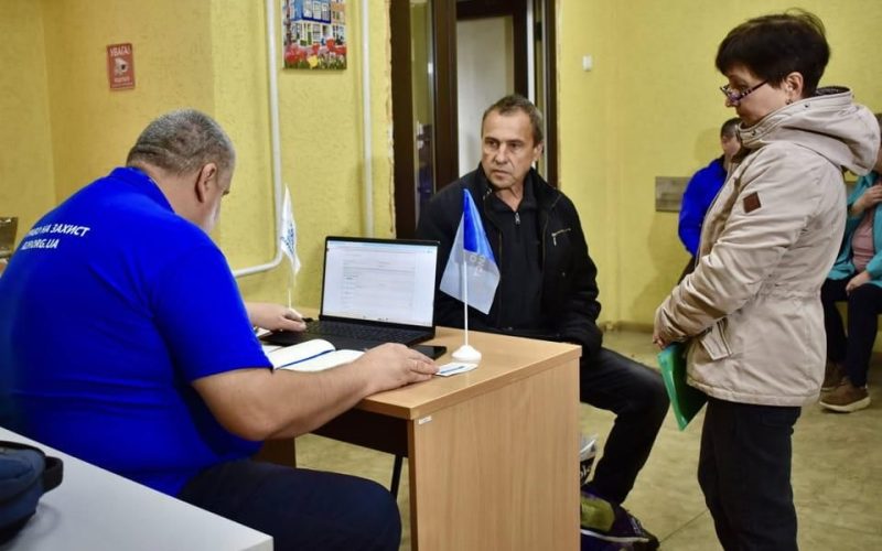 У Коростенській громаді благодійний фонд виплачував грошову допомогу переселенцям