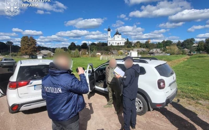 В Овручі затримали працівника ДП “Ліси України”, який вимагав щомісячний платіж у розмірі 500 доларів від підприємця